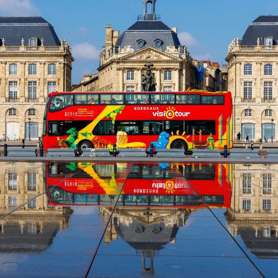 Bus turistico a Bordeaux, Francia