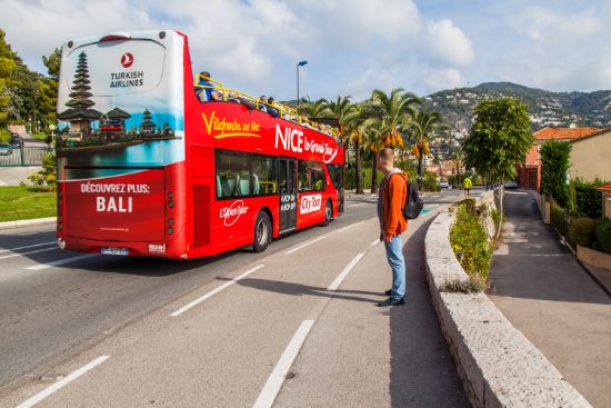 Bus turistico a Nizza, Francia