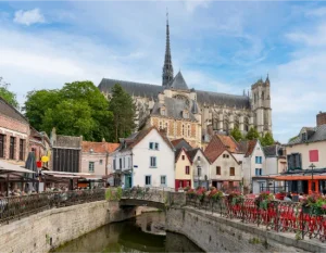 Come arrivare da Parigi ad Amiens: treno, bus o auto?